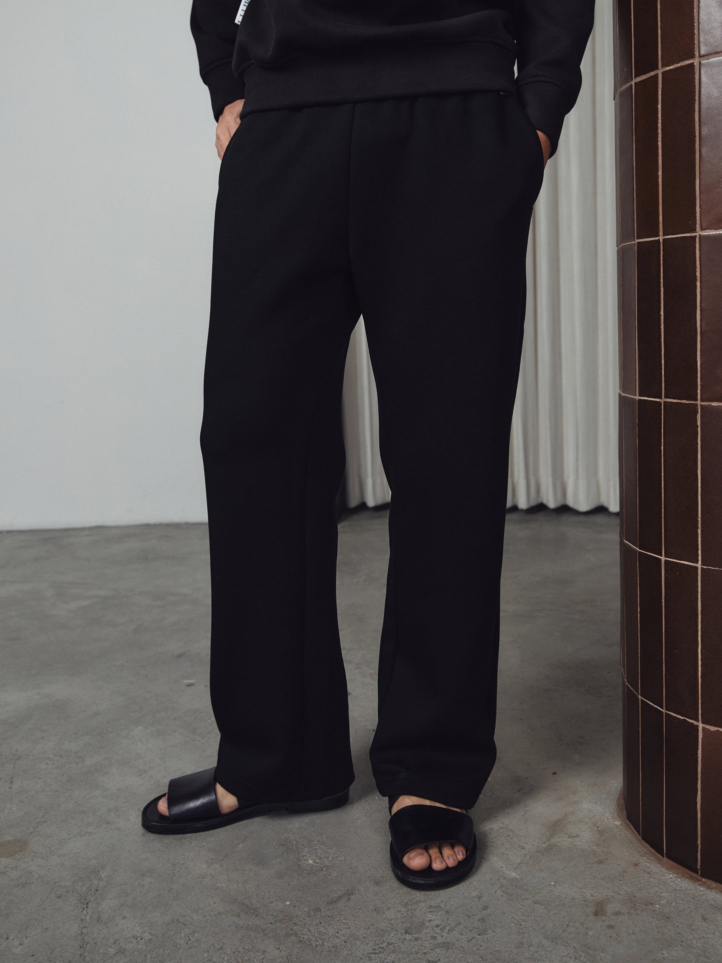 Reese Straight-cut Sweatpants Black
