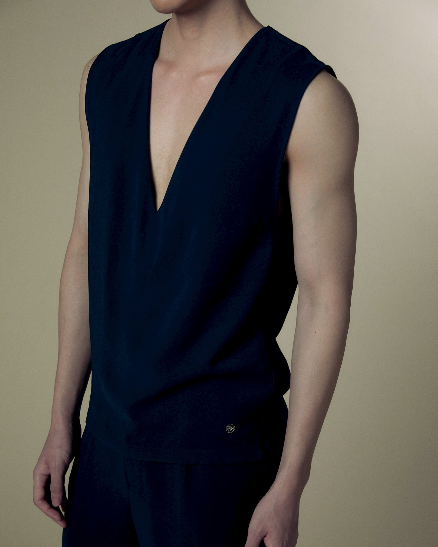 Navy Blue Neck Sleeveless Shirt