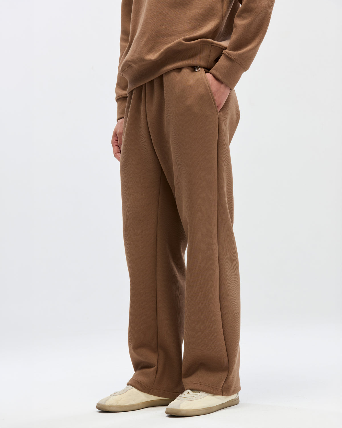 Reese Straight Cut Sweapants in Sepia Brown